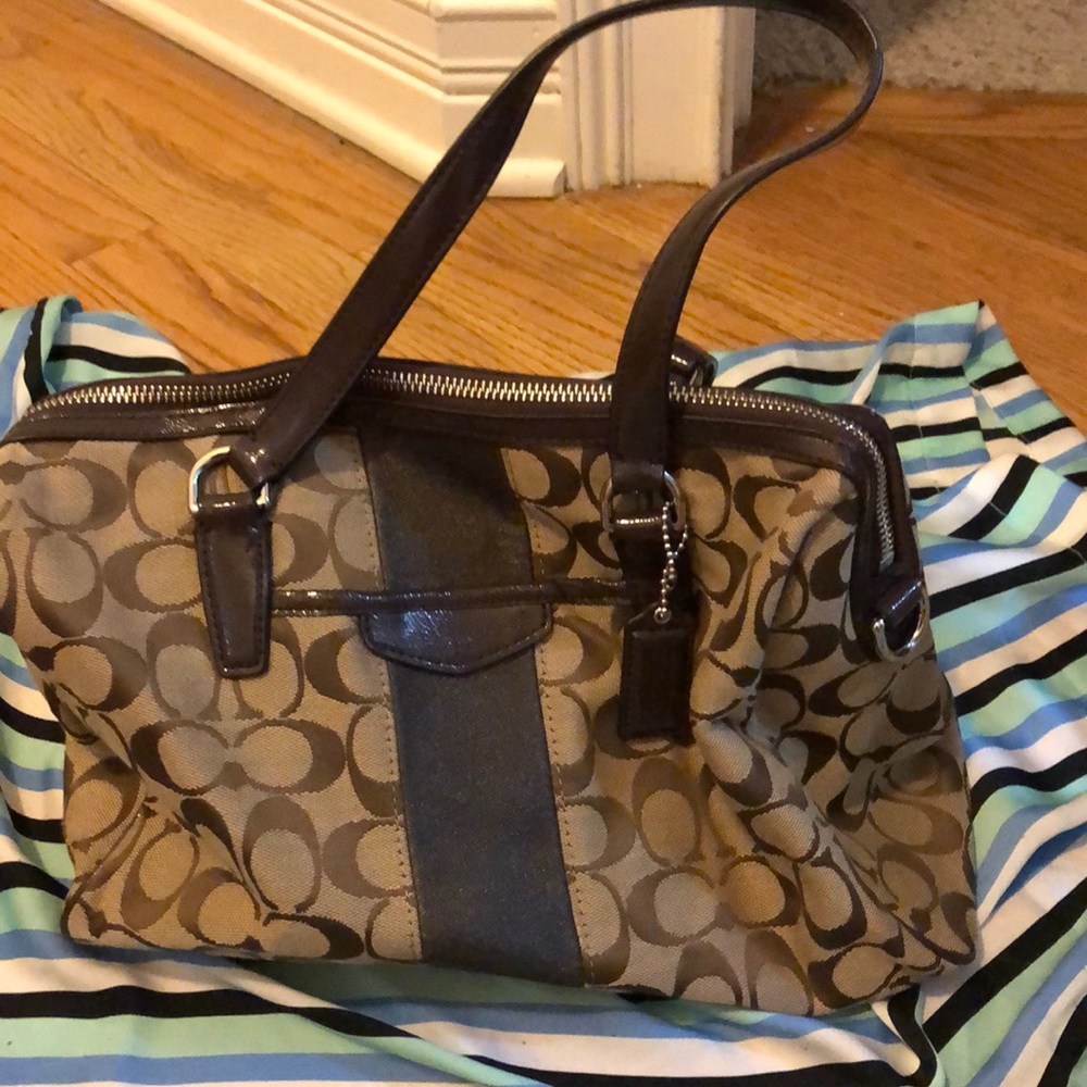 Coach logo medium purse